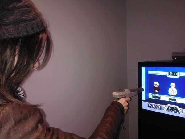 Émilie qui tente de tuer Warhol et non le colonel PFK