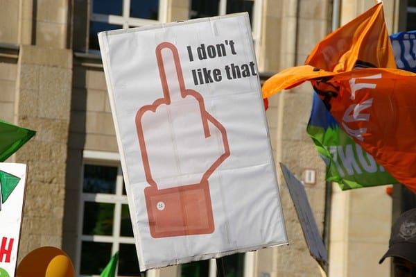 Creative Commons: https://j.mp/1hYTEXU