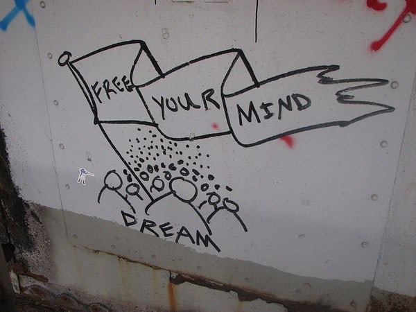 Creative Commons: https://j.mp/1dlvtBJ