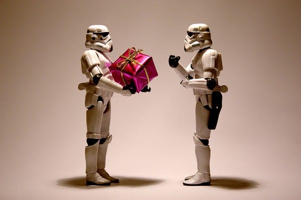 Creative Commons: https://j.mp/1hCfp1n